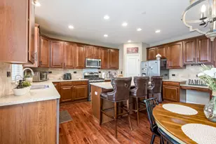 908 Blue Ridge Dr, Streamwood, IL 60107 - Photo 13