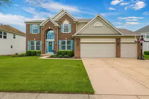 908 Blue Ridge Dr, Streamwood, IL 60107 - Photo 1