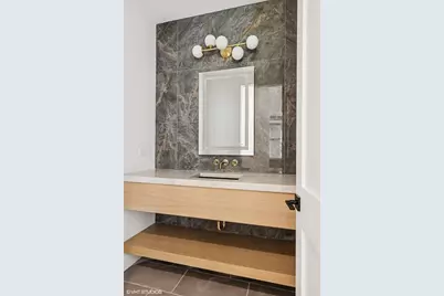 936 S Mitchell Avenue, Elmhurst, IL 60126 - Photo 11