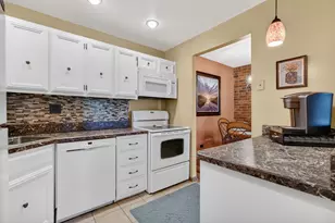 1502 Woodbridge Rd, Joliet, IL 60436 - Photo 9