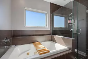 1519 W Irving Park Rd, Chicago, IL 60613 - Photo 19