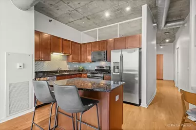 700 N Larrabee Street #1811, Chicago, IL 60654 - Photo 9