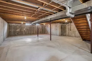 100 Longford Dr, Elgin, IL 60120 - Photo 19