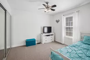 100 Longford Dr, Elgin, IL 60120 - Photo 17