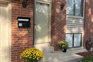 18650 Golfview Dr, Hazel Crest, IL 60429 - Photo 1