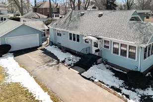 306 W Madison St, Belvidere, IL 61008 - Photo 3