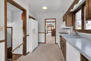 306 W Madison St, Belvidere, IL 61008 - Photo 25