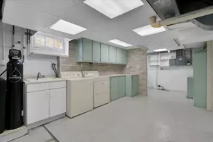 306 W Madison St, Belvidere, IL 61008 - Photo 43