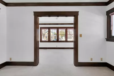 306 W Madison Street, Belvidere, IL 61008 - Photo 9