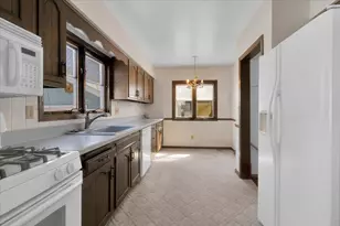 306 W Madison St, Belvidere, IL 61008 - Photo 23