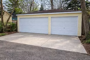 818 Bach St, Northbrook, IL 60062 - Photo 3