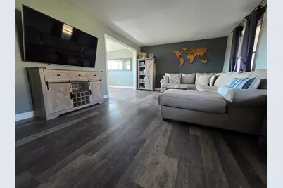 651 Dartmoor Drive, Crystal Lake, IL 60014 - Photo 3