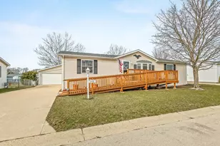 5410 Autumnash Ln, Machesney Park, IL 61115 - Photo 3