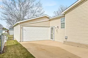 5410 Autumnash Ln, Machesney Park, IL 61115 - Photo 33