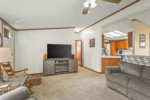 5410 Autumnash Ln, Machesney Park, IL 61115 - Photo 5