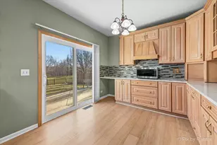 2045 Morningview Dr, Hoffman Estates, IL 60192 - Photo 15