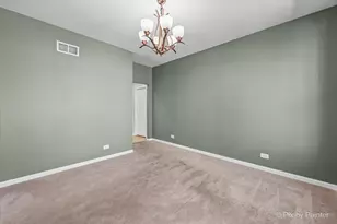 2045 Morningview Dr, Hoffman Estates, IL 60192 - Photo 7