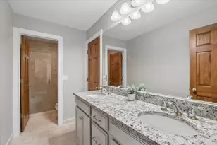 1065 Vineyard Dr, Gurnee, IL 60031 - Photo 21