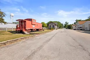 648 Penfield St, Beecher, IL 60401 - Photo 11