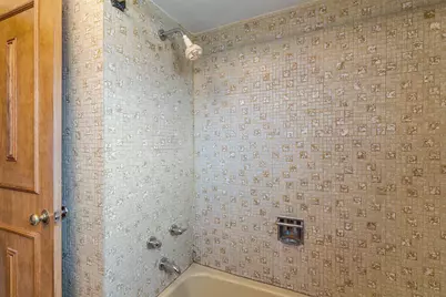 7030 N Crawford Avenue N, Lincolnwood, IL 60712 - Photo 11