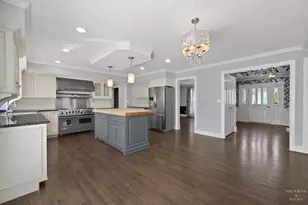 657 Old Westbury Rd, Crystal Lake, IL 60012 - Photo 5