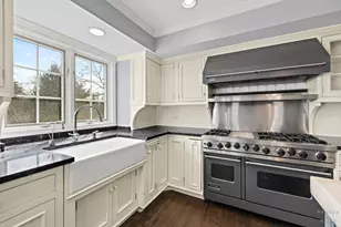 657 Old Westbury Rd, Crystal Lake, IL 60012 - Photo 17