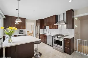 5654 N Manor Ln, Norwood Park, IL 60631 - Photo 3