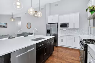 1919 Coach Dr, Naperville, IL 60565 - Photo 5