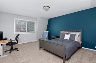 1919 Coach Dr, Naperville, IL 60565 - Photo 15