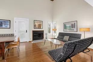 412 Lawrence Ave, Glen Ellyn, IL 60137 - Photo 5