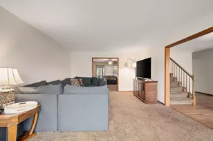 612 Stuart Dr, Carol Stream, IL 60188 - Photo 3
