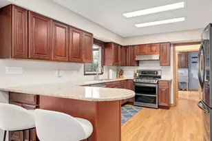612 Stuart Dr, Carol Stream, IL 60188 - Photo 9