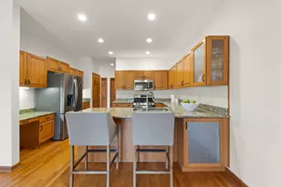 302 Roscommon Ct, Glen Ellyn, IL 60137 - Photo 11