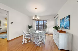 302 Roscommon Ct, Glen Ellyn, IL 60137 - Photo 7