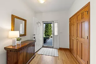 302 Roscommon Ct, Glen Ellyn, IL 60137 - Photo 3