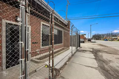3327 W Columbus Avenue, Chicago, IL 60652 - Photo 3