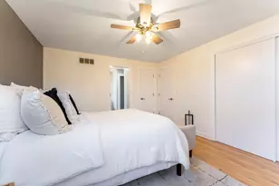 2205 Country Knoll Ln, Elgin, IL 60123 - Photo 7