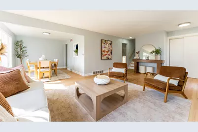 2205 Country Knoll Lane, Elgin, IL 60123 - Photo 3