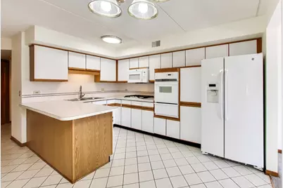 6980 W Touhy Avenue #402, Niles, IL 60714 - Photo 13