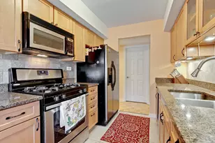 [Address not provided], Buffalo Grove, IL 60089 - Photo 13