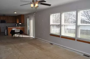 900 Shorewood Dr, Shorewood, IL 60404 - Photo 9