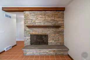 15600 Griswold Springs Rd, Plano, IL 60545 - Photo 19