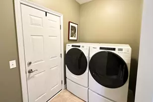 823 Columbia Cir, North Aurora, IL 60542 - Photo 17