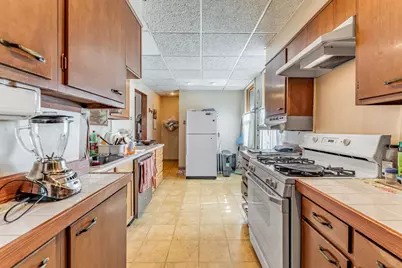 7533 N Ridge Boulevard, Chicago, IL 60645 - Photo 11