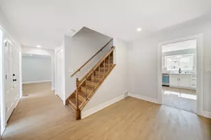 99 Essex Rd, Elk Grove Village, IL 60007 - Photo 9