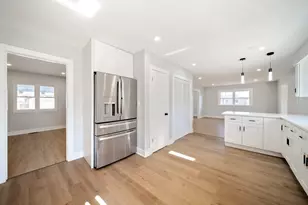 99 Essex Rd, Elk Grove Village, IL 60007 - Photo 21