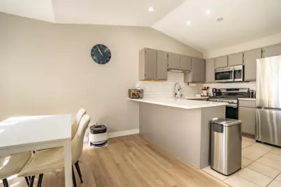 383 Woodview Circle #C, Elgin, IL 60120 - Photo 7