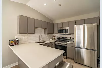 383 Woodview Circle #C, Elgin, IL 60120 - Photo 9