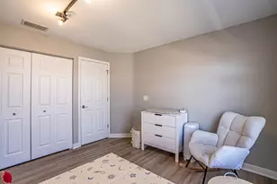 383 Woodview Cir, Elgin, IL 60120 - Photo 15