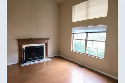 216 Ivy Court, Streamwood, IL 60107 - Photo 3